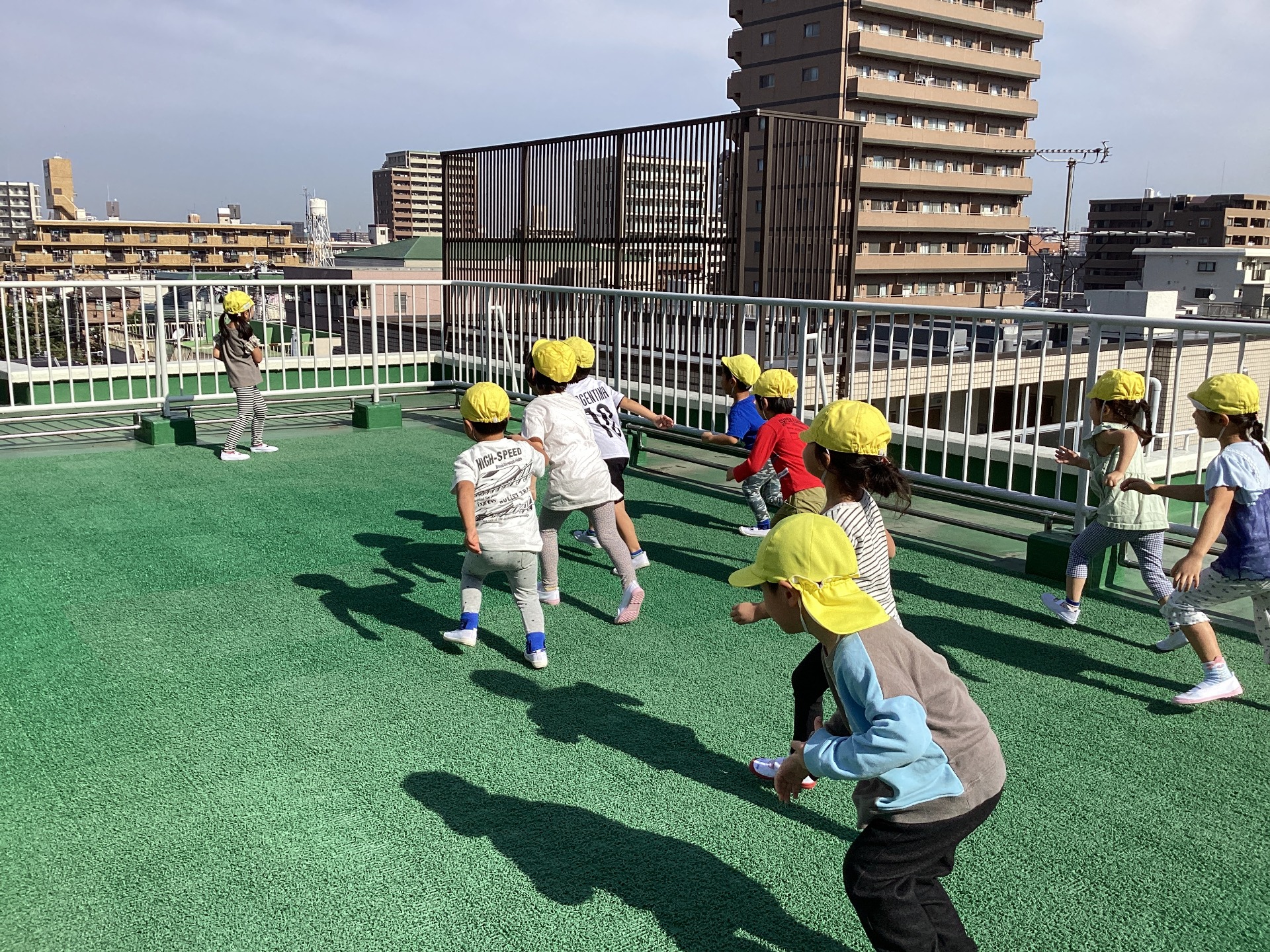 屋上で縄跳び